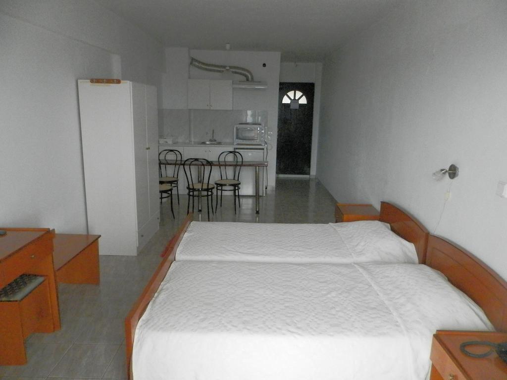 Apollon Hotel Méthana Szoba fotó